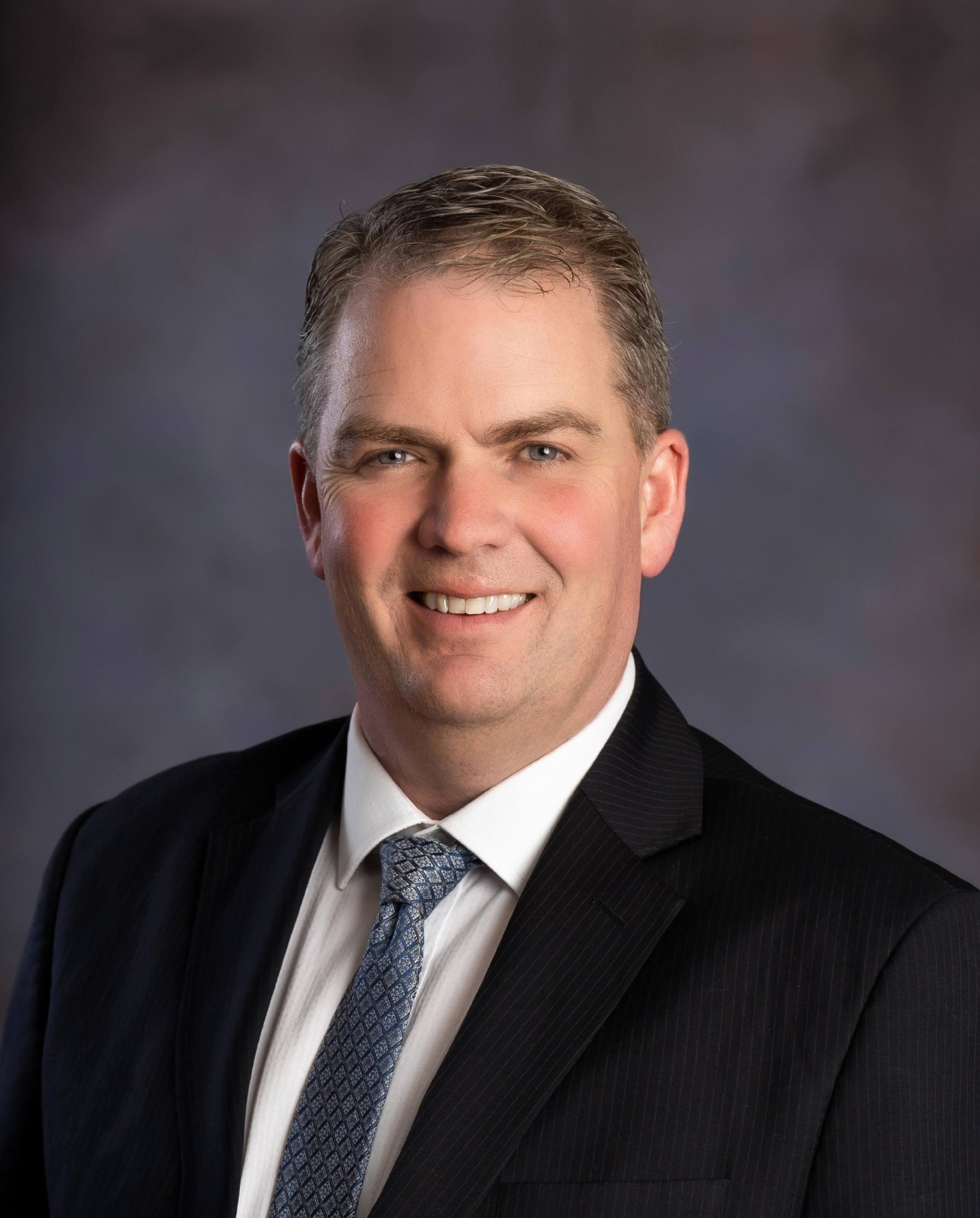 L’Honorable Bloyce Thompson 